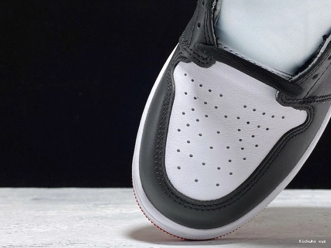 Toe Satin CD0461-016 1 Air Jordan Black High Retro 0821